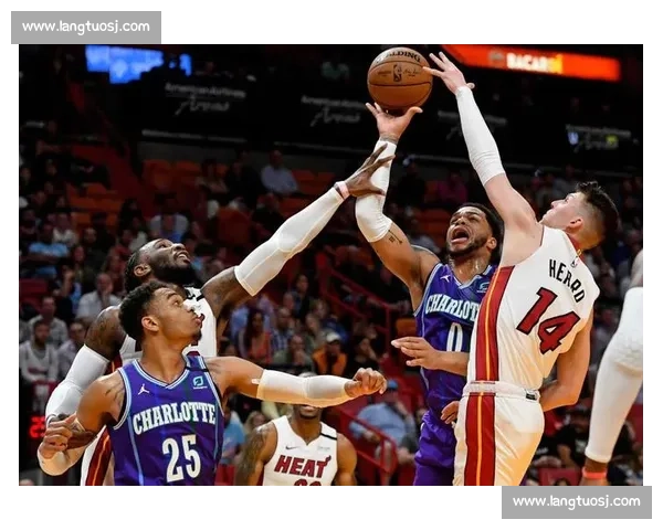 绿军对决热火关键赛程解析东部格局走势前瞻与看点全览深度观察